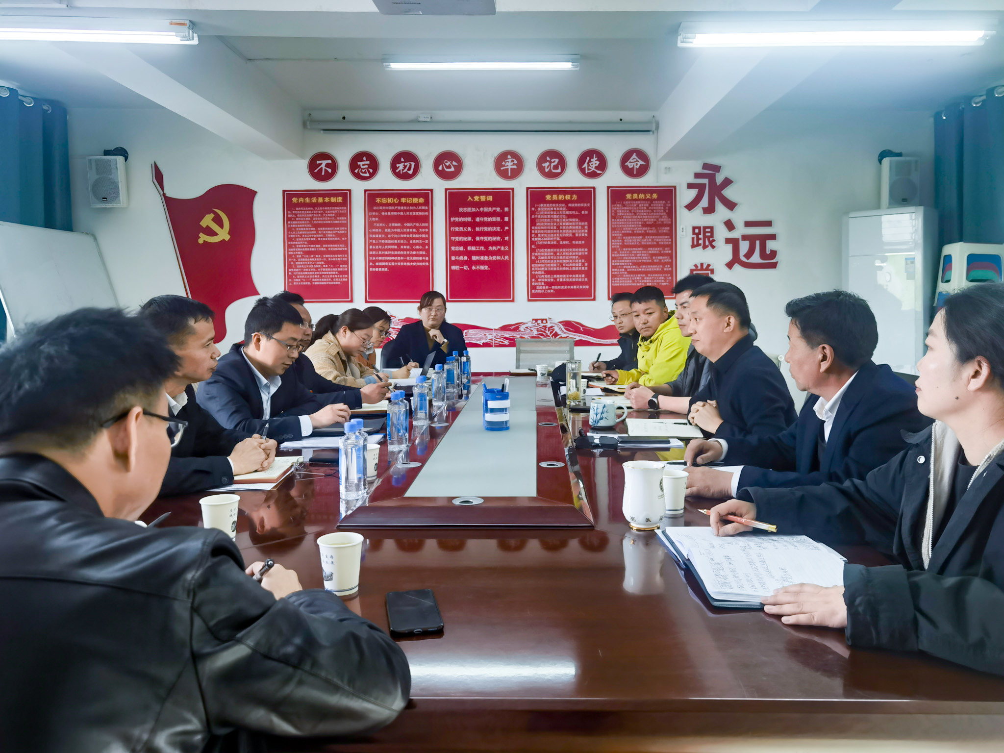 096381926273531843193196633 张贵重代总经理在高争科技、高争建设公司调研2 2.jpg
